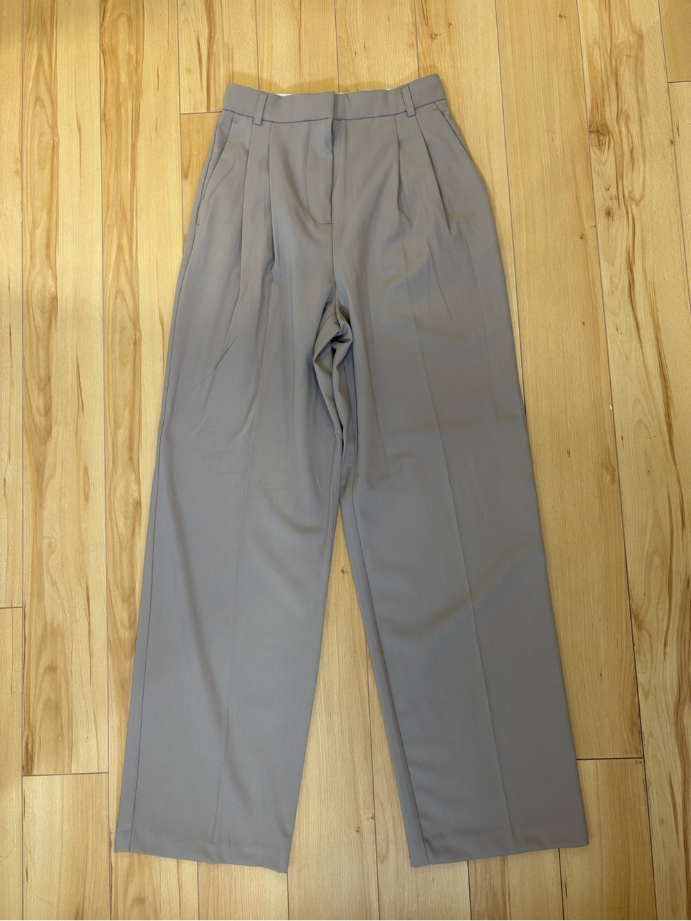 DYNAMITE LILA PLEATED STRAIGHT PANTS